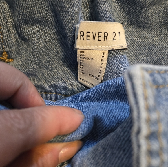 ****Paperback Shorts - Picture 4 of 5